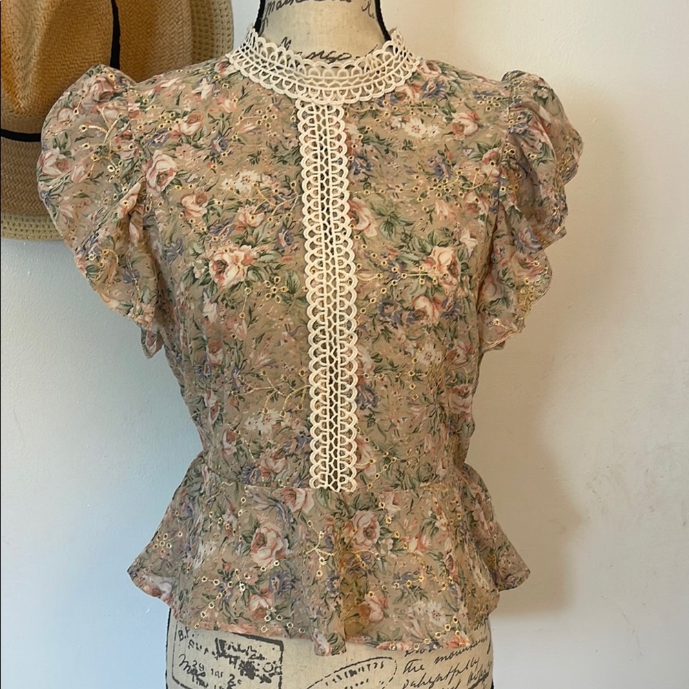 PEACH | Women’s Tan Lace High Neck Puff Sleeve Blouse Size Medium
